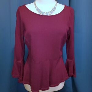 NWOT Figure Flattering Fig Peplum flutter sleeve top Large